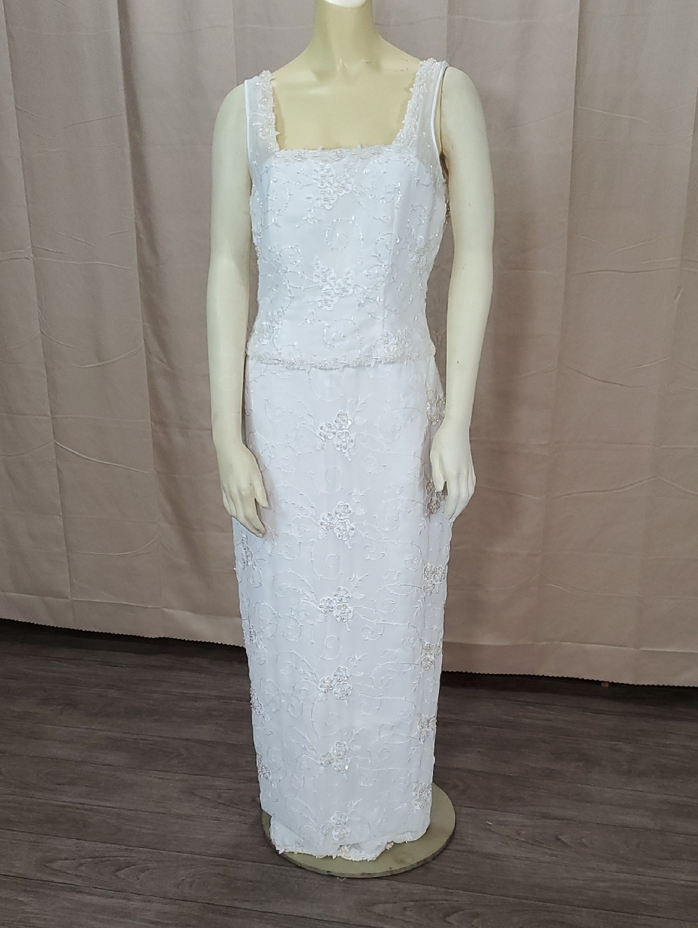 White Lace Square-Neck Wedding Dress